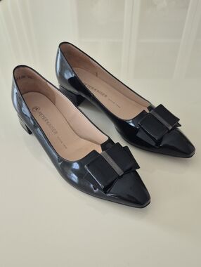 Peter Kaiser Genuine Leather Made In Germany Black Pointed-Toe Bow Dress Shoes
